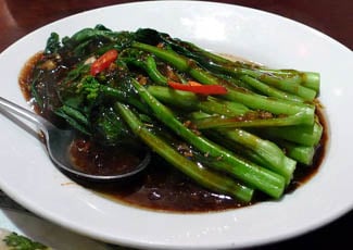 Gai lan (stir-fry Chinese broccoli/kale)