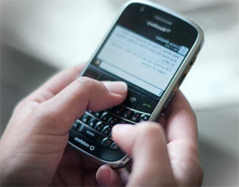 Too much Smartphone texting causes thumb pain Too much Smartphone texting causes thumb pain