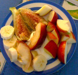 figs, apple, banana fruit salad