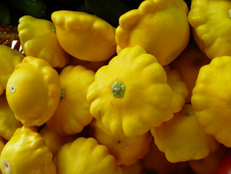 scallopini squash in a market